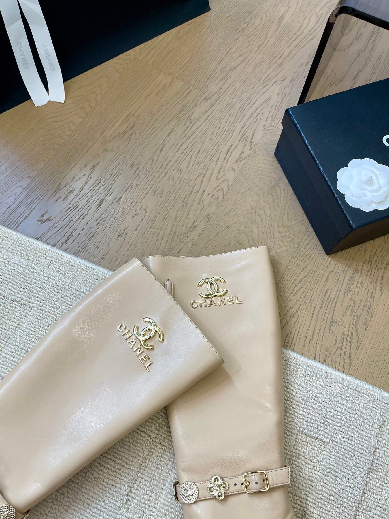 KNEE HIGH BOOTS IN BEIGE MIX BLACK CALFSKIN