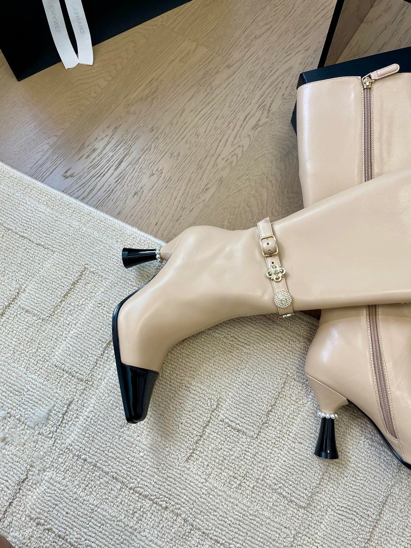 KNEE HIGH BOOTS IN BEIGE MIX BLACK CALFSKIN