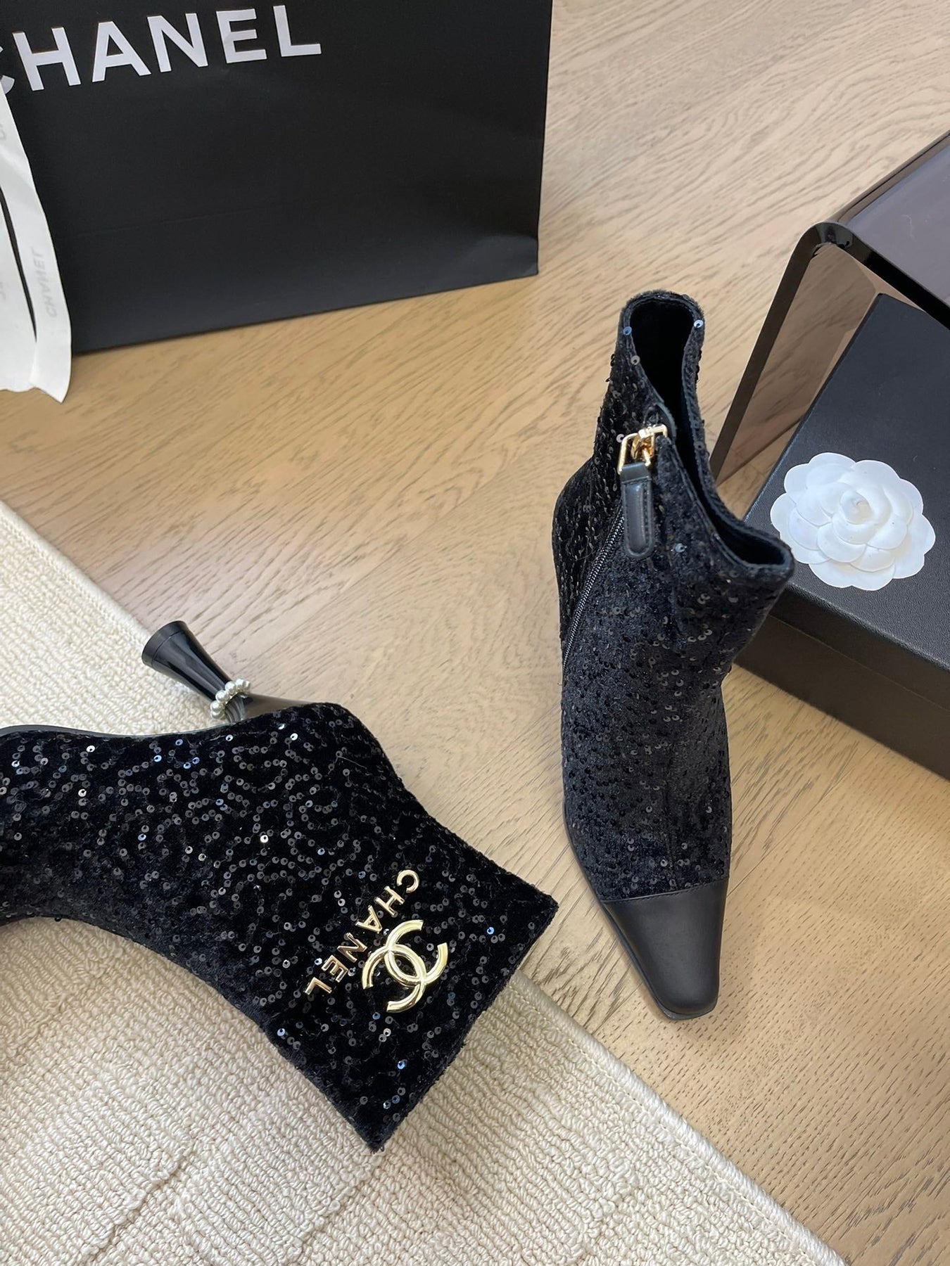 BONGADE BOOTS IN BLACK CALFSKIN AND SEQUINS