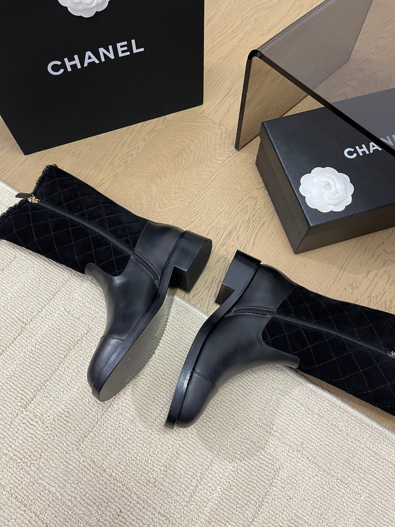 ANKLE BOOTS IN BLACK SUEDE AND CALFSKIN 963148