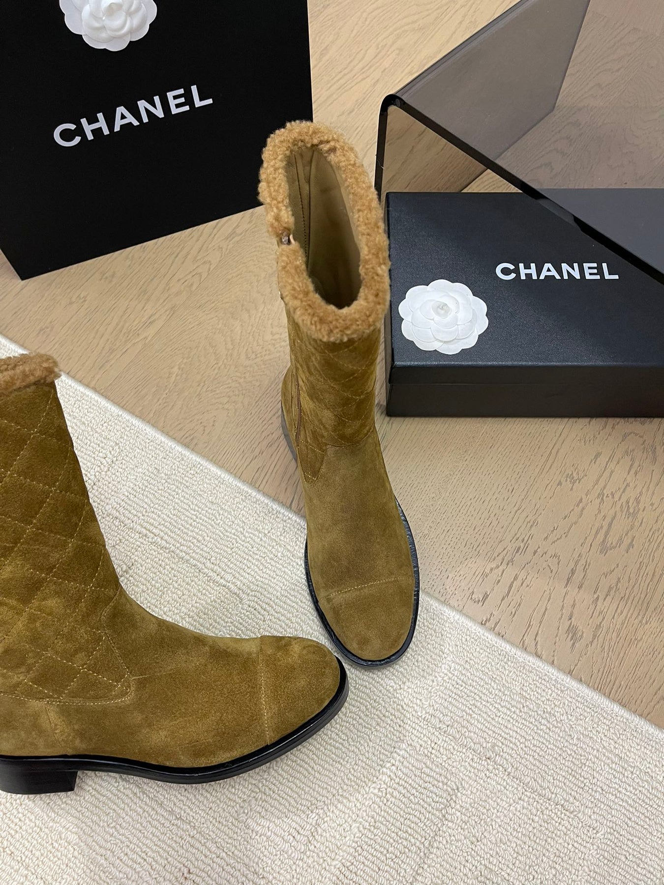 ANKLE BOOTS IN GOLDEN BROWN SUEDE 963150