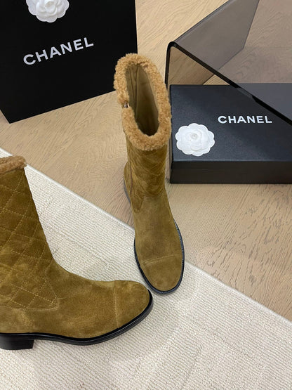 ANKLE BOOTS IN GOLDEN BROWN SUEDE 963150