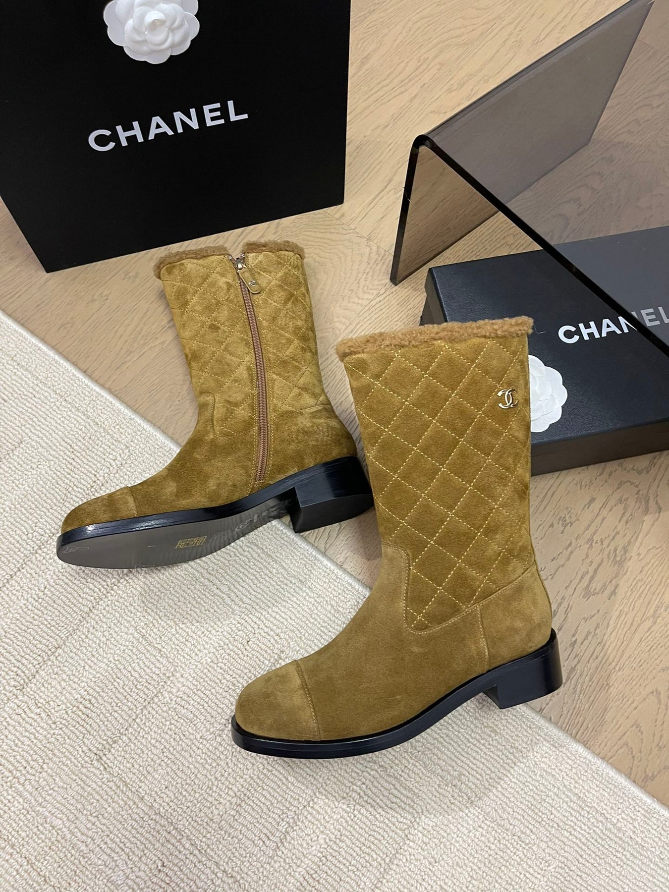 ANKLE BOOTS IN GOLDEN BROWN SUEDE 963150