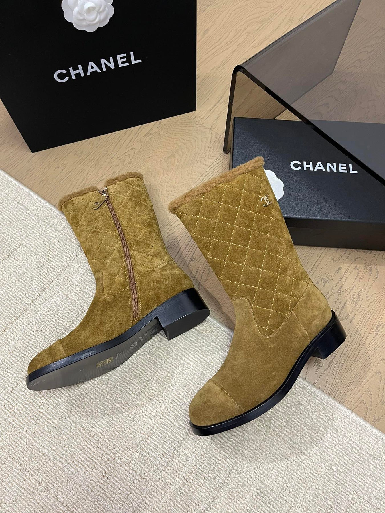 ANKLE BOOTS IN GOLDEN BROWN SUEDE 963150