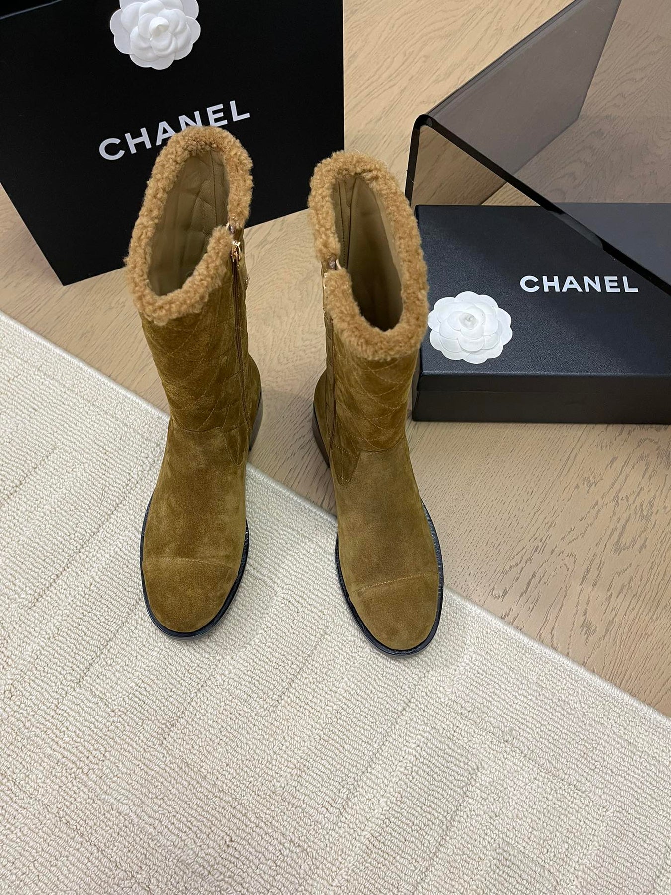 ANKLE BOOTS IN GOLDEN BROWN SUEDE 963150