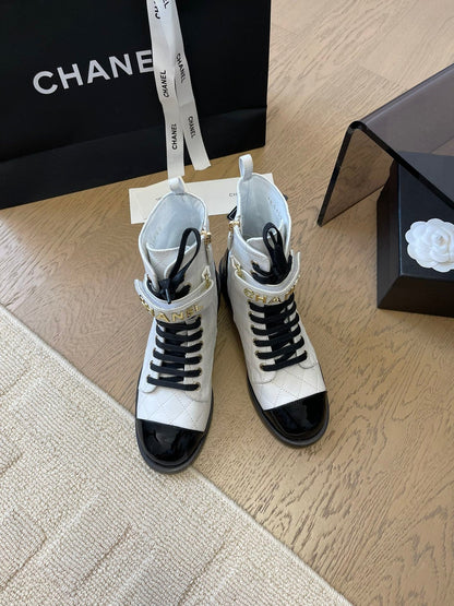 ALPHABET MARTIN BOOTS IN WHITE LAMBSKIN