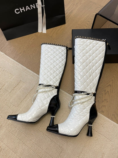 KNEE HIGH BOOTS 8 CM IN WHITE MIX BLACK CALFSKIN WITH PEARL CHAIN