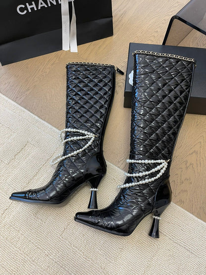 KNEE HIGH BOOTS 8 CM IN BLACK CALFSKIN WITH PEARL CHAIN