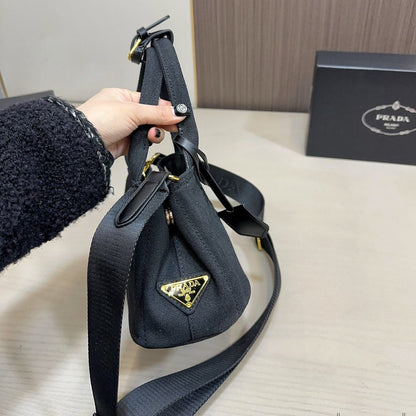 EMBOSSED LOGO TOTE BAG 30 IN BLACK FABIC