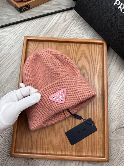 BEANIE HAT IN ROSE PINK WOOL 332401