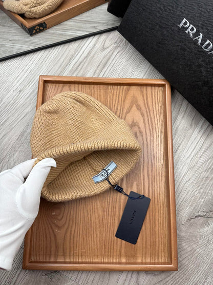 BEANIE HAT IN LIGHT BROWN WOOL 332402