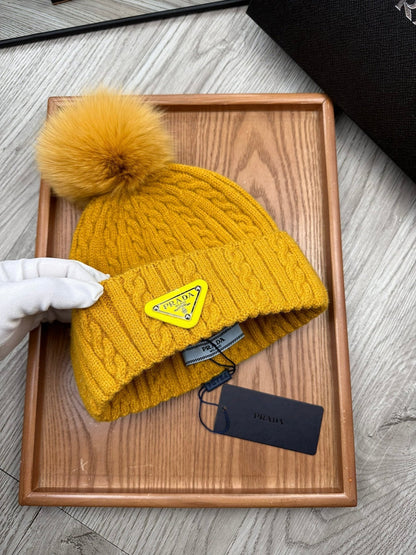 BEANIE HAT IN MUSTARD YELLOW WOOL 352365