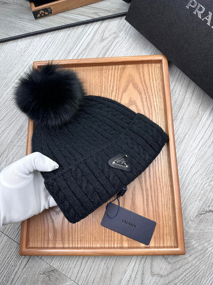 BEANIE HAT IN BLACK WOOL 352368