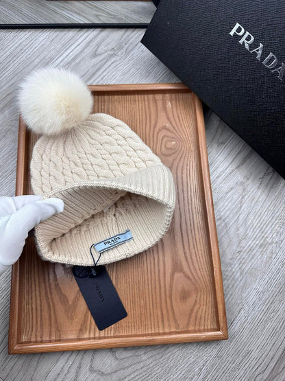 BEANIE HAT IN PARCHMENT BEIGE WOOL 352377