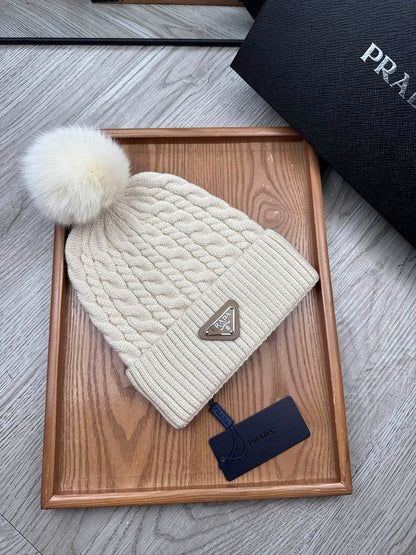 BEANIE HAT IN PARCHMENT BEIGE WOOL 352377
