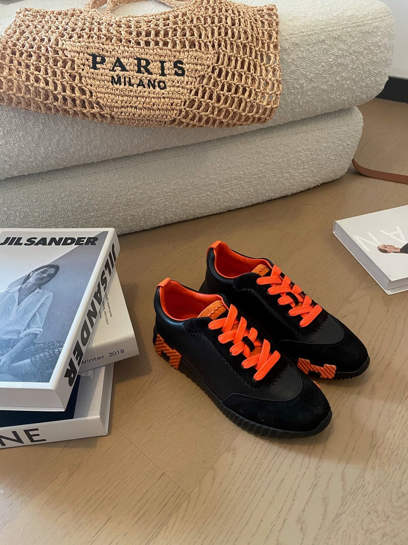 BOUNCING SNEAKERS BLACK CALFSKIN WITH ORANGE LACES