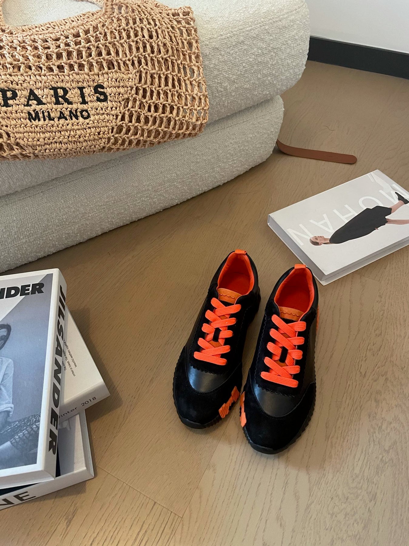 BOUNCING SNEAKERS BLACK CALFSKIN WITH ORANGE LACES