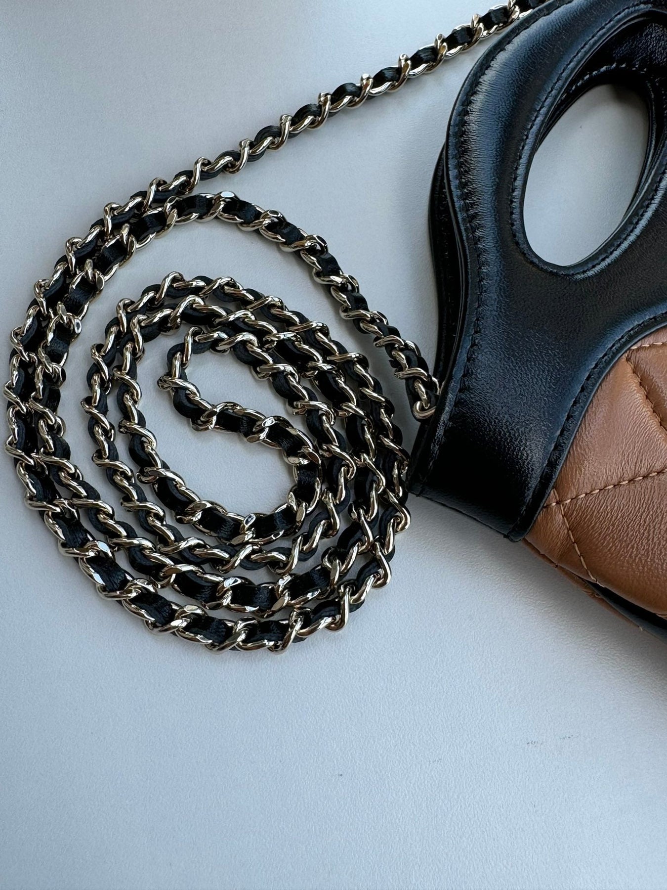 MINI SHOPPING BAG 20 IN BLACK MIX TAWNY BROWN LAMBSKIN GOLD-TONE METAL