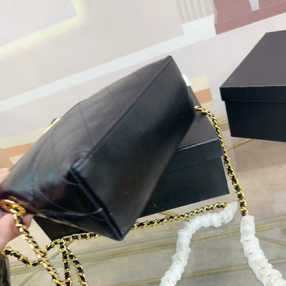 QUILTED CHAIN HOBO BAG 25 IN SHINY BLACK CALFSKIN