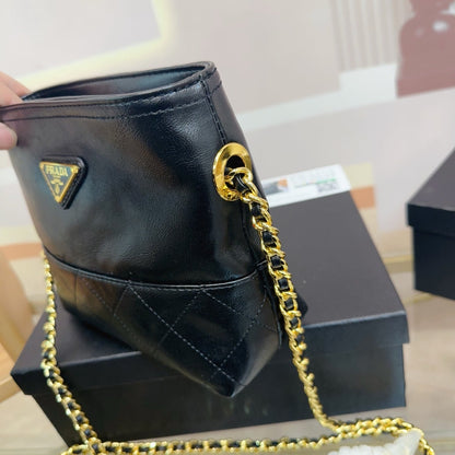 QUILTED CHAIN HOBO BAG 25 IN SHINY BLACK CALFSKIN