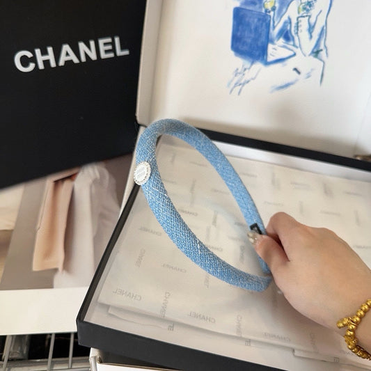 HEADBAND IN SKY BLUE TWEED CRYSTALS LOGO 407888