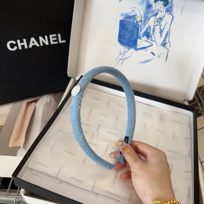 HEADBAND IN SKY BLUE TWEED CRYSTALS LOGO 407888