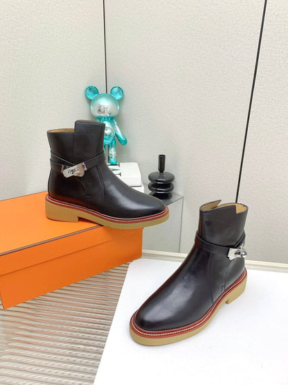 BOTINES HISTORY BOOTS IN BLACK CALFSKIN