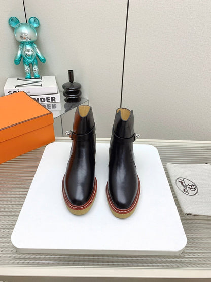 BOTINES HISTORY BOOTS IN BLACK CALFSKIN