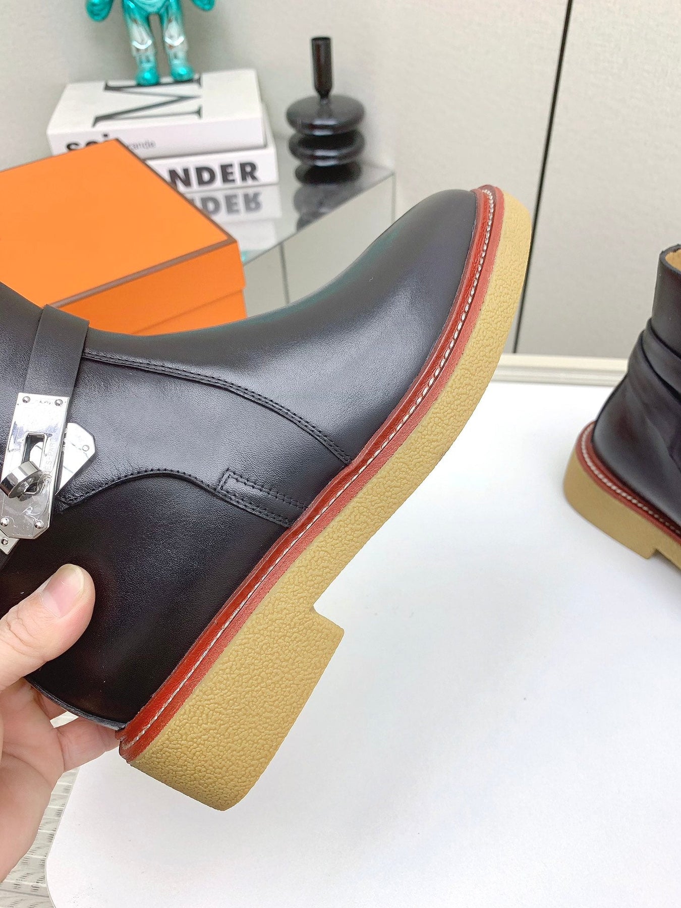 BOTINES HISTORY BOOTS IN BLACK CALFSKIN