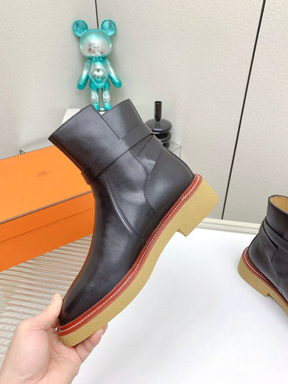 BOTINES HISTORY BOOTS IN BLACK CALFSKIN