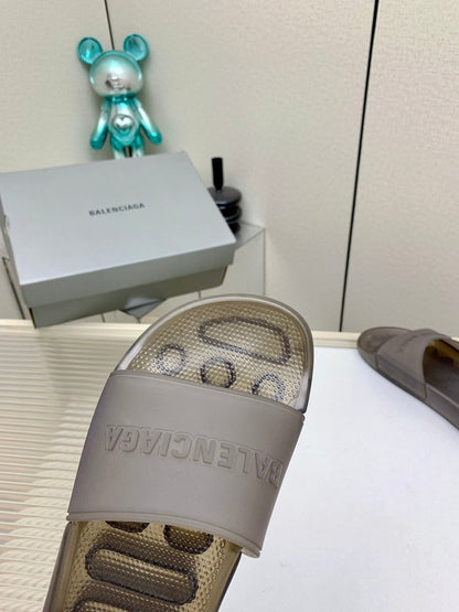 POOL SLIDE SANDAL IN SMOKE BROWN RUBBER