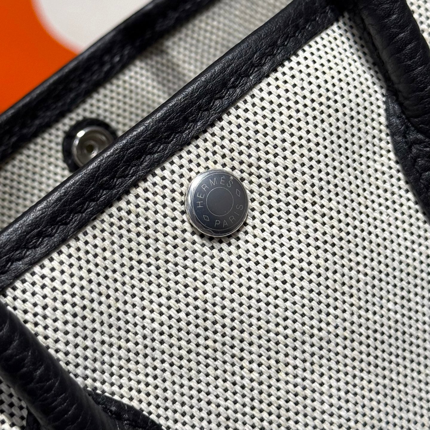 GARDEN PARTY 23CM IN WHITE TOILETS COTTON CANVAS AND BLACK CALFSKIN