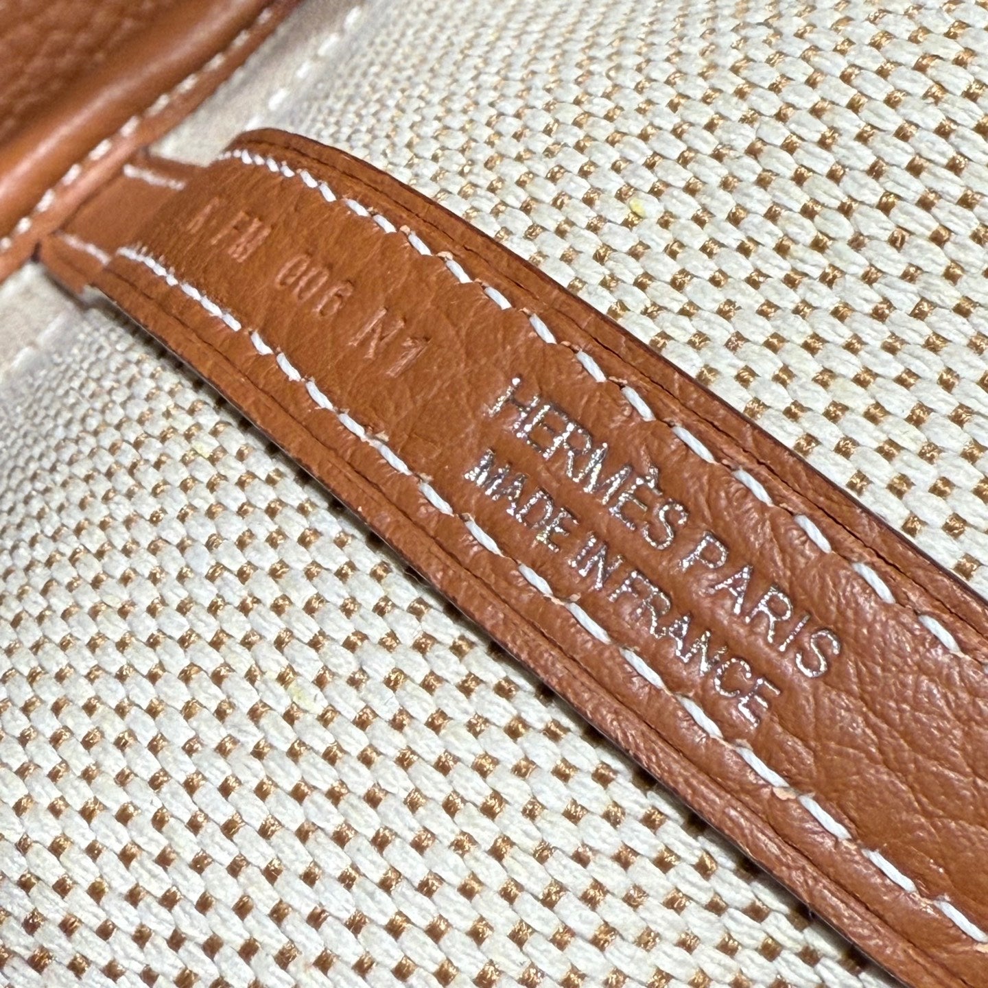 GARDEN PARTY 23CM IN WHITE TOILETS COTTON CANVAS AND BROWN CALFSKIN