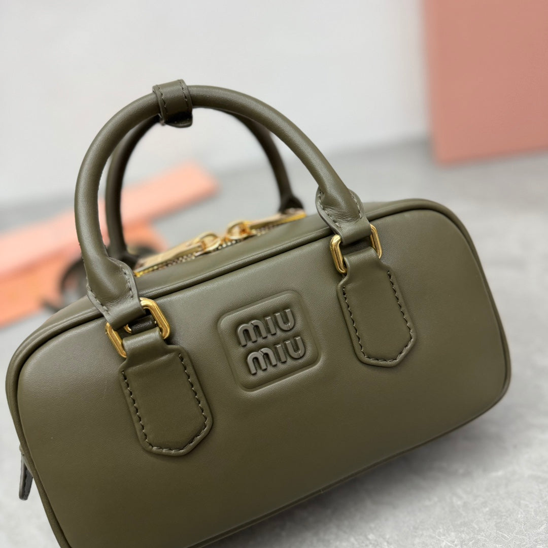 ARCADIE BAG 22 IN KELP GREEEN SMOOTH CALFSKIN EMBOSSED LOGO