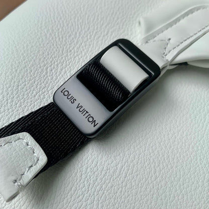 DISCOVERY PM BACKPACK 38 IN WHITE MONOGRAM LAMBSKIN