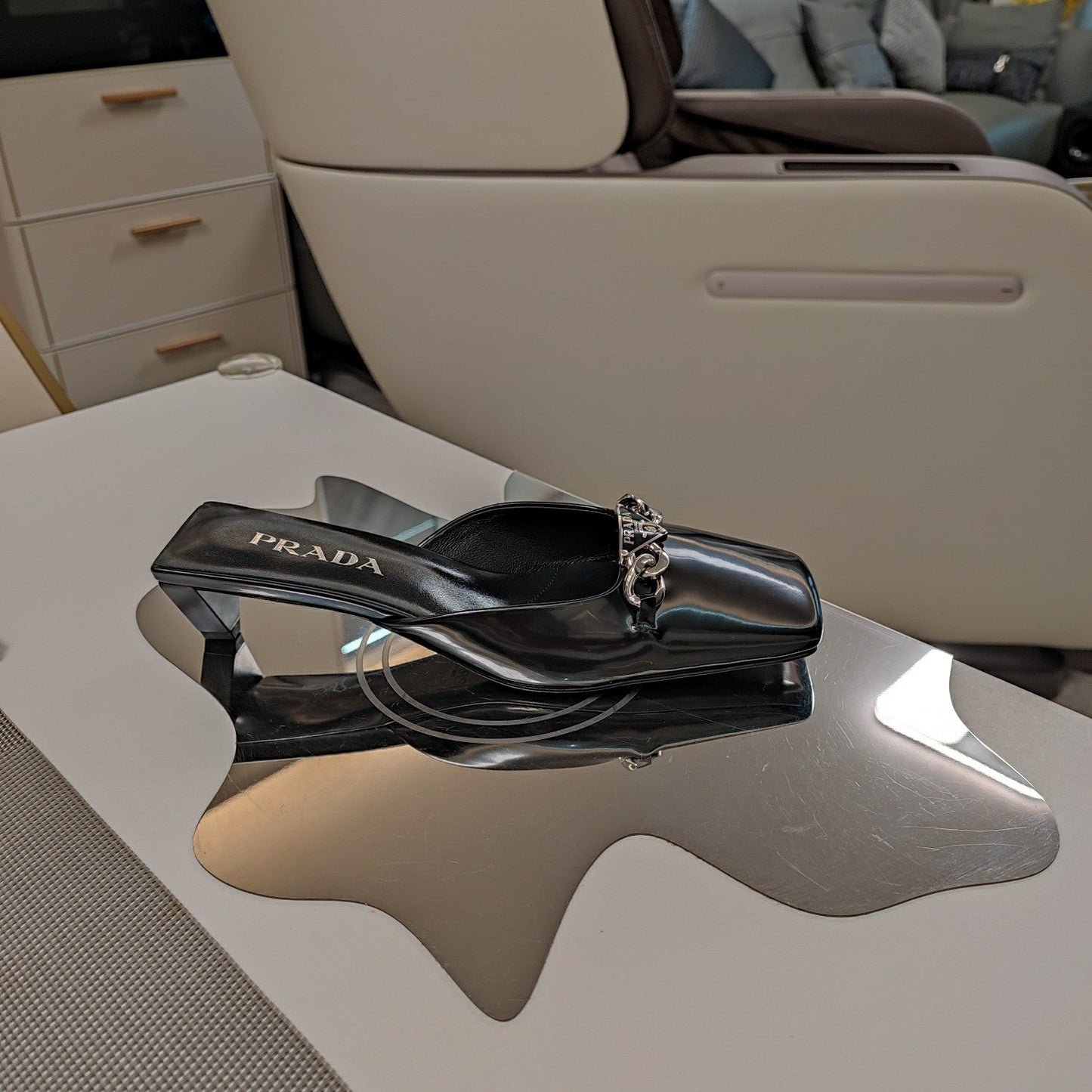 PRA SQUARE TOE MULES BLACK CALFSKIN WITH CHAIN