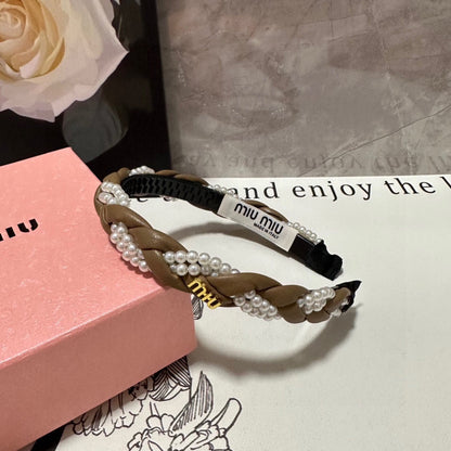 HEADBAND IN GOLDEN BROWN CALFSKIN MIX PEARL CHAIN 347679