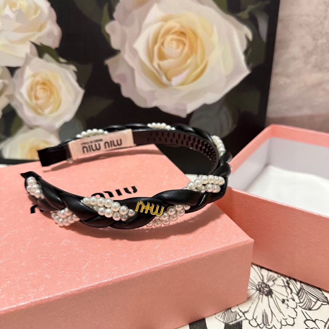 HEADBAND IN BLACK CALFSKIN MIX PEARL CHAIN 347680