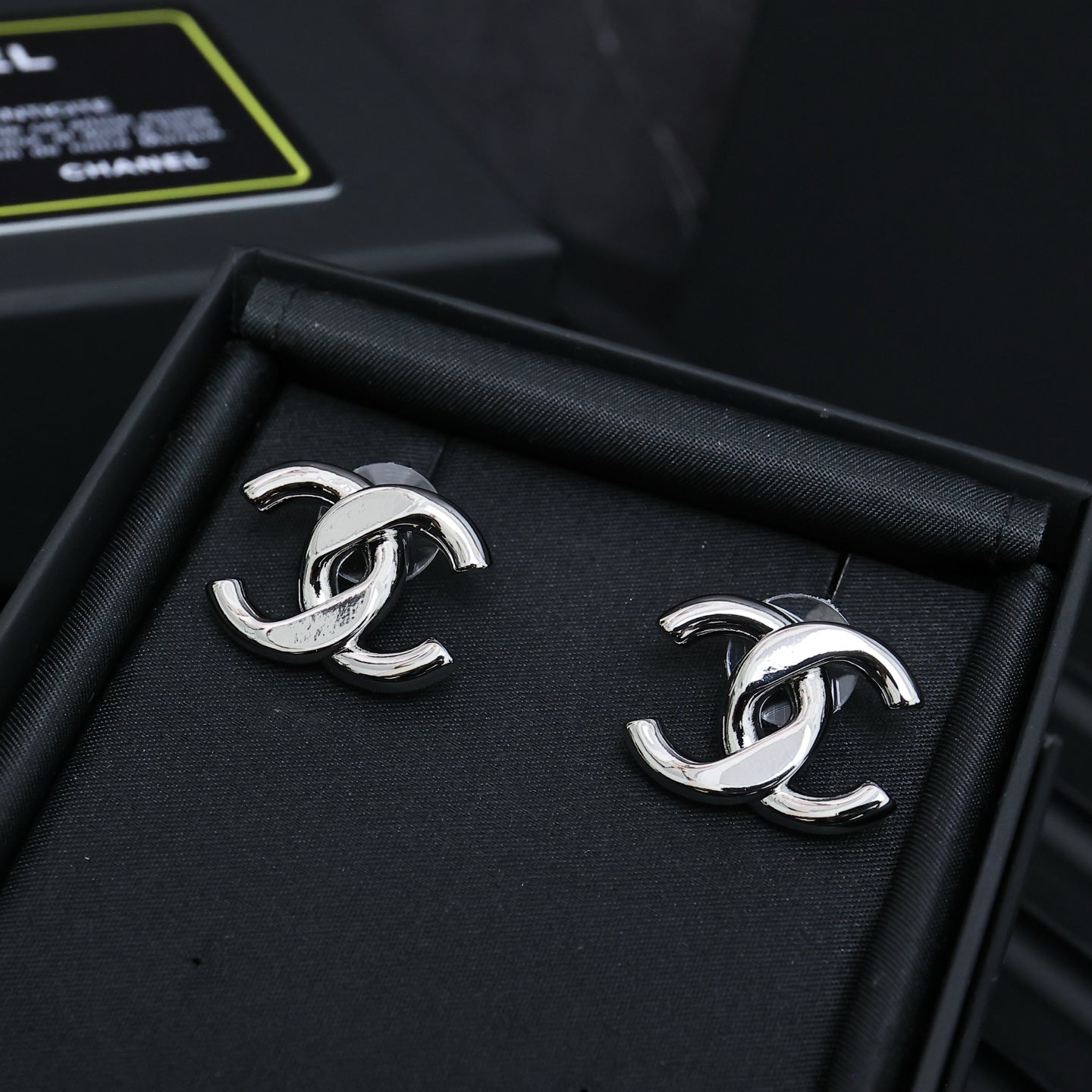 CC 25S DOUBLE C IN METAL EARRINGS