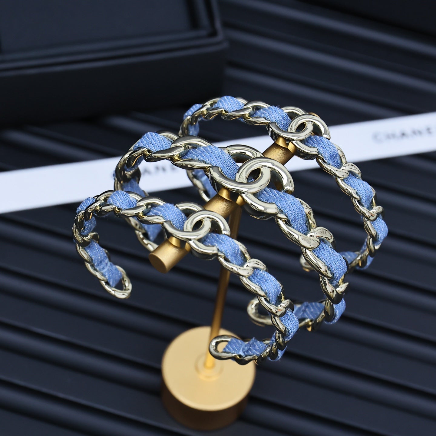 25P IN DENIM-THREADED CHAIN GOLD METAL BRACELET SET
