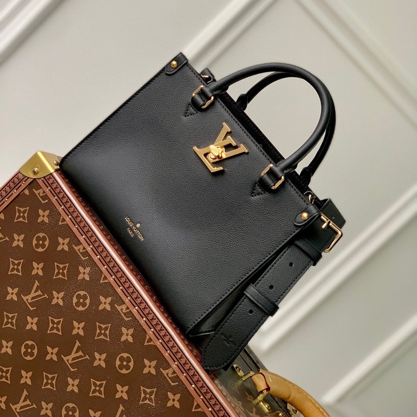 LOCK & GO BAG 24 IN BLACK GRAIN CALFSKIN