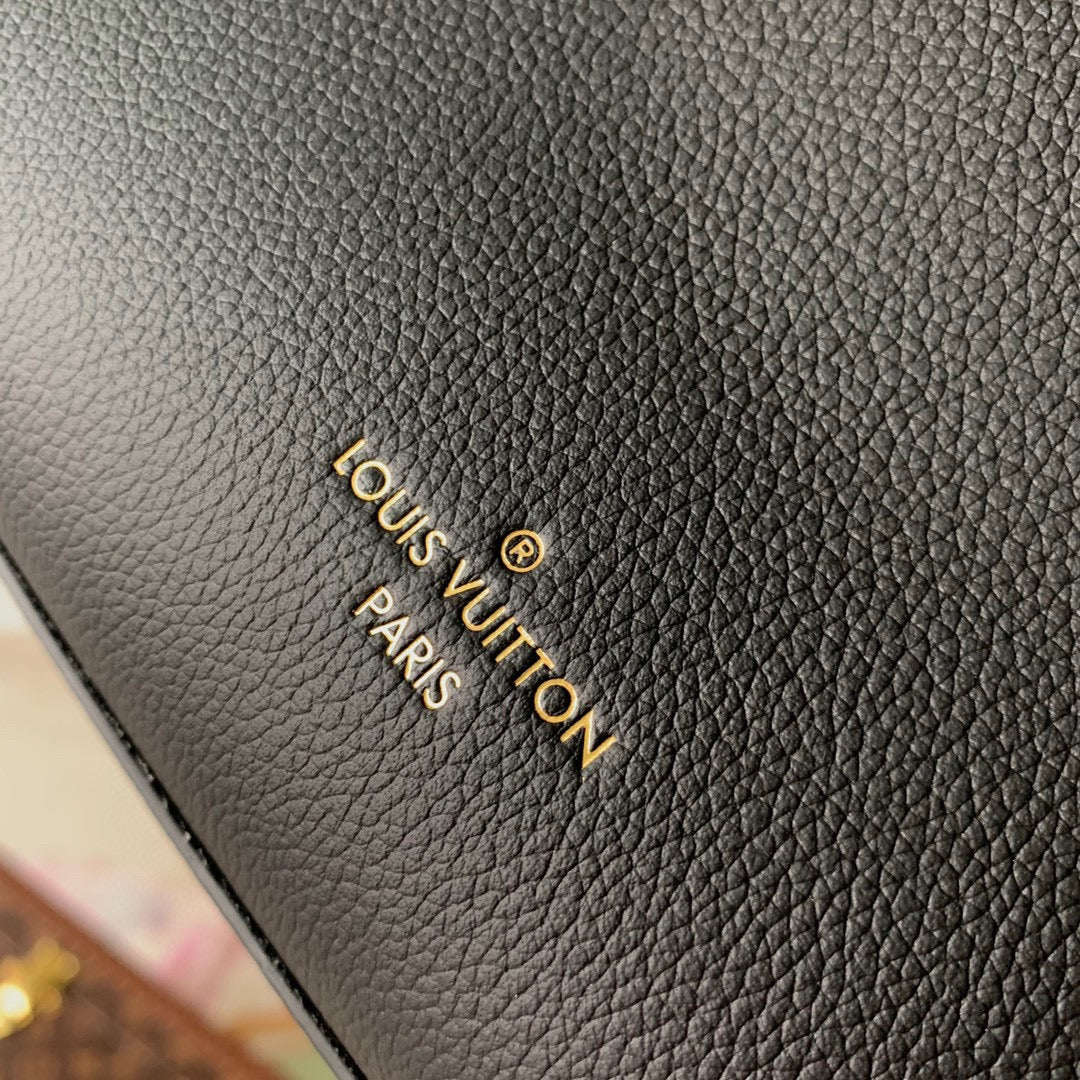 LOCK & GO BAG 24 IN BLACK GRAIN CALFSKIN