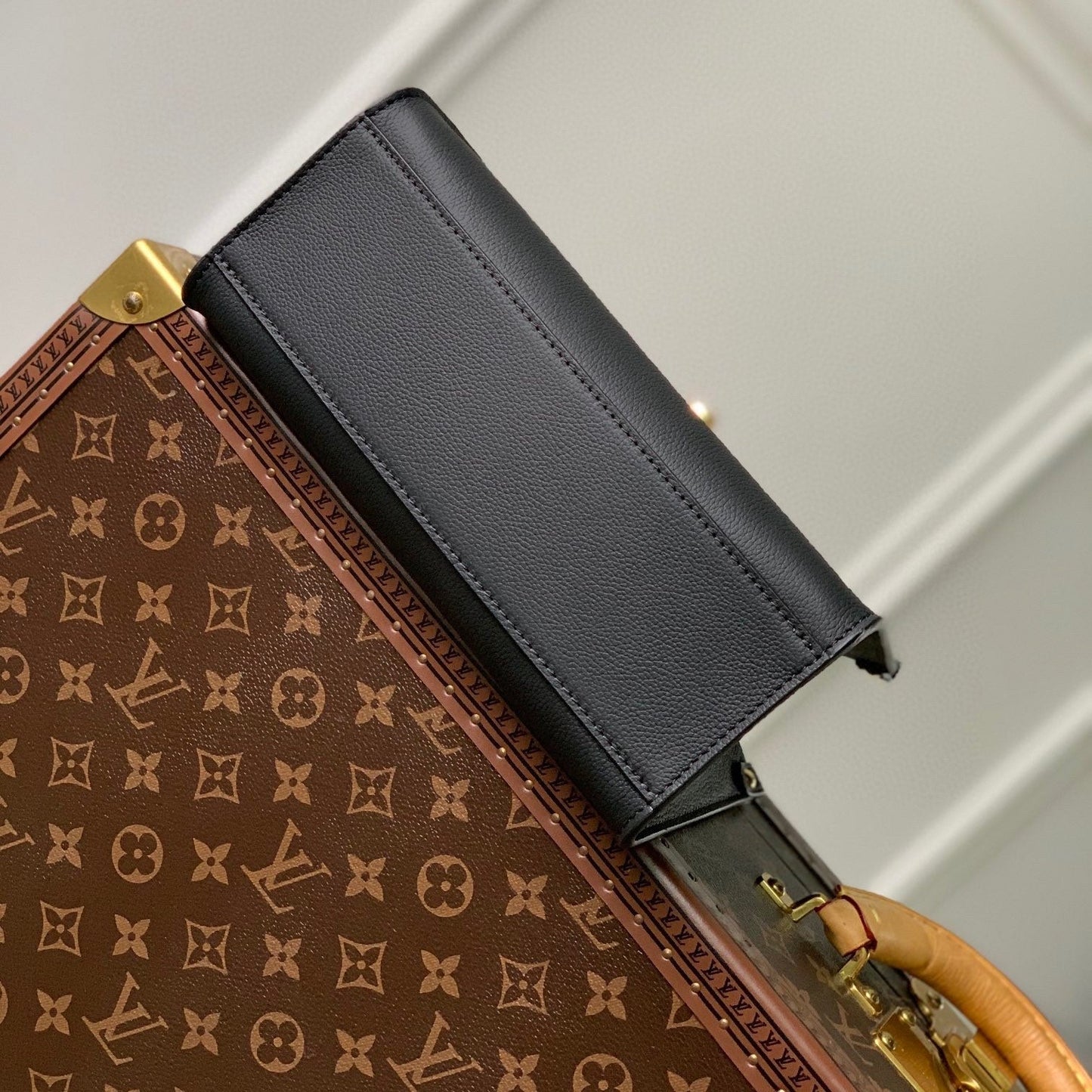 LOCK & GO BAG 24 IN BLACK GRAIN CALFSKIN