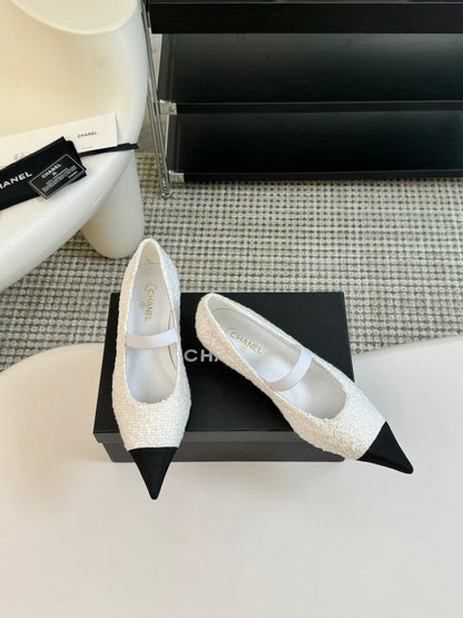 CC MARY JANE IN WHITE TWEED AND BLACK SATIN