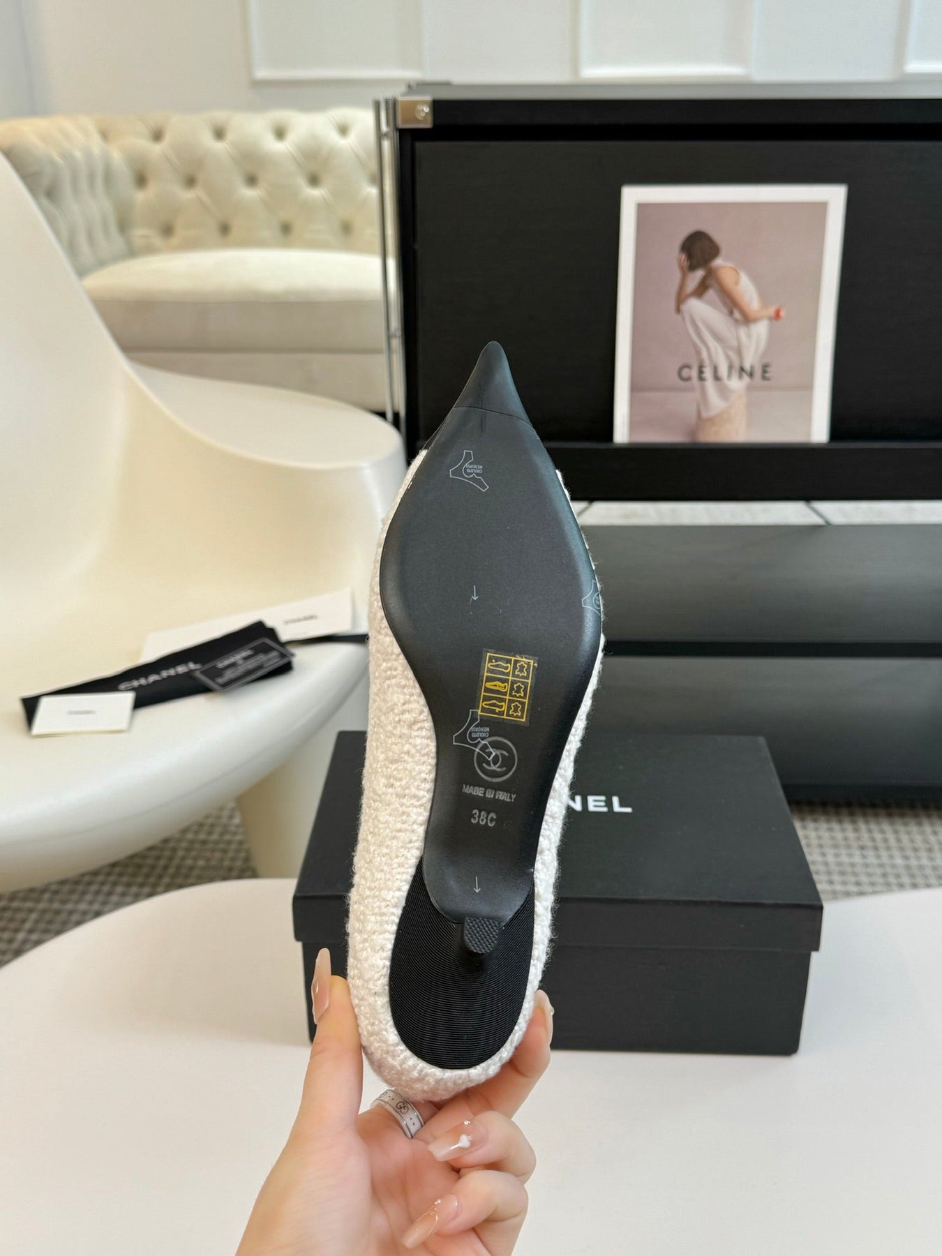 CC MARY JANE IN WHITE TWEED AND BLACK SATIN