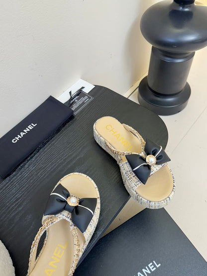 PLATFORM FLIP-FLOPS IN BEIGE TWEED FABRIC