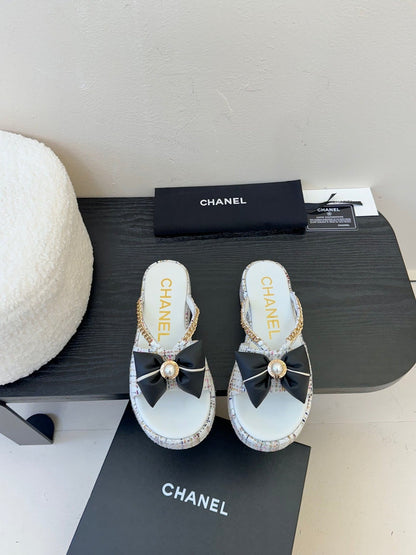 PLATFORM FLIP-FLOPS IN WHITE TWEED FABRIC