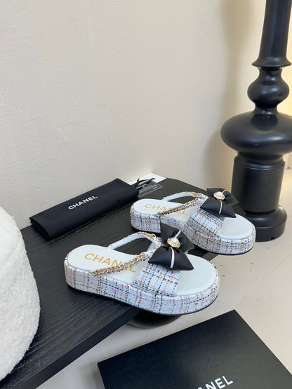 PLATFORM FLIP-FLOPS IN WHITE TWEED FABRIC