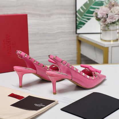 ROCKSTUD BOW SLINGBACK FUSCA PINK PATENT LEATHER PUMP 60MM