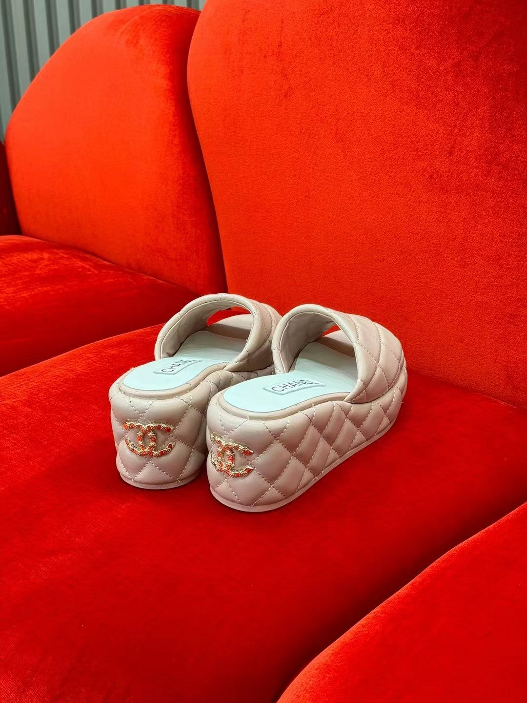 CC WEDGE HEEL BEIGE CREAM LAMBSKIN